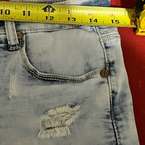 Lolo shorts with silver sparkle pockets - Picture 6 of 8